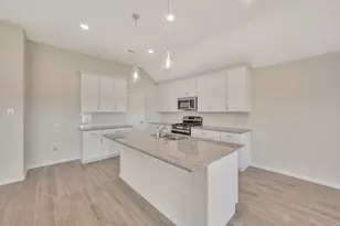 106 Hudson Ln, Justin, TX 76247 - Photo 3