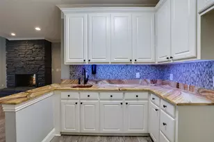 4502 Ridgecrest Dr, Arlington, TX 76017 - Photo 23