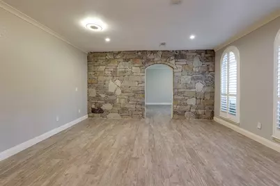 4502 Ridgecrest Drive, Arlington, TX 76017 - Photo 5