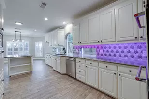 4502 Ridgecrest Dr, Arlington, TX 76017 - Photo 9