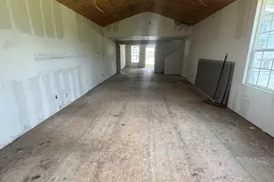 184 County Rd 4027, Lott, TX 76656 - Photo 3