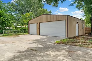 1309 N Mill St, Bowie, TX 76230 - Photo 15