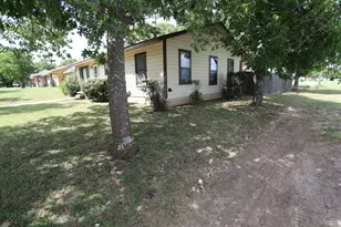 1020 S Adams St, McGregor, TX 76657 - Photo 15