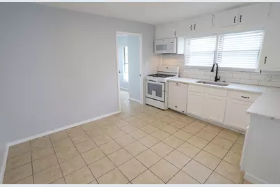 1020 S Adams Street, McGregor, TX 76657 - Photo 3