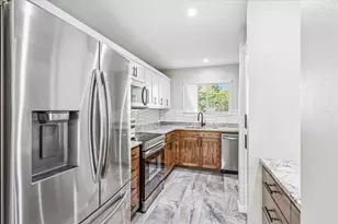 9228 Flickering Shadow Dr, Dallas, TX 75243 - Photo 5