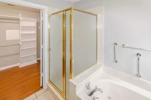 915 Cresthaven Dr, Cedar Hill, TX 75104 - Photo 13