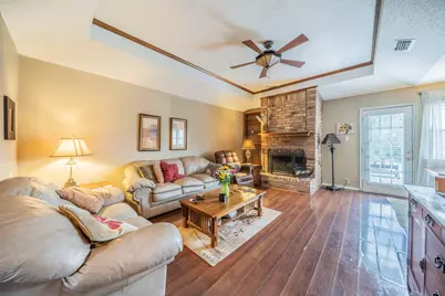 1002 Capetown Drive, Grand Prairie, TX 75050 - Photo 5