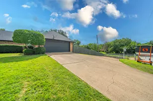 1002 Capetown Dr, Grand Prairie, TX 75050 - Photo 21