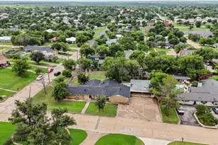 1011 E Connell St, Breckenridge, TX 76424 - Photo 5