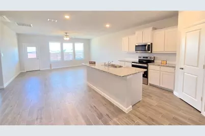 112 Trinity Street, Grandview, TX 76050 - Photo 3