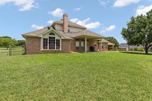 360 Markedstone Rd, Burleson, TX 76028 - Photo 9