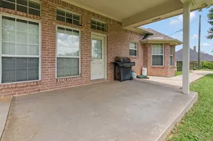 360 Markedstone Rd, Burleson, TX 76028 - Photo 13