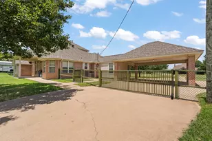 360 Markedstone Rd, Burleson, TX 76028 - Photo 5