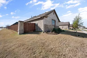 3703 Twin Pines Dr, Grand Prairie, TX 76065 - Photo 5