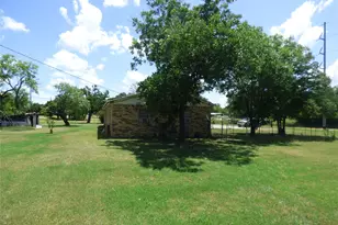 309 E 10th St, Cisco, TX 76437 - Photo 7