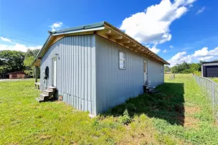 104 Gaskins St, Como, TX 75431 - Photo 15