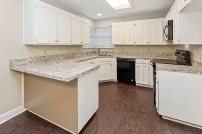 820 Greenridge Drive, Arlington, TX 76017 - Photo 5