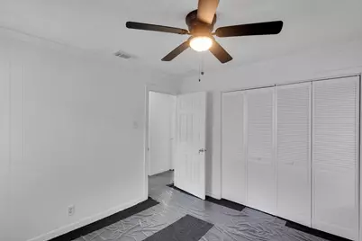 820 NE 31st Street, Grand Prairie, TX 75050 - Photo 13