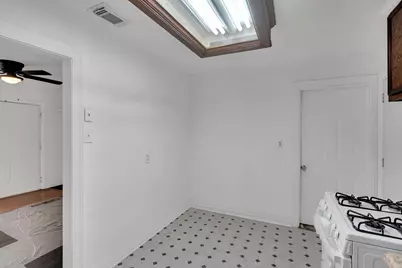 820 NE 31st Street, Grand Prairie, TX 75050 - Photo 7