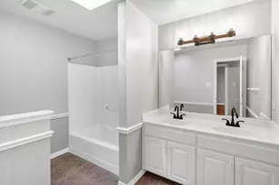 8921 N Longwood Dr, Granbury, TX 76049 - Photo 21