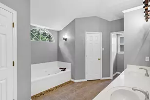 8921 N Longwood Dr, Granbury, TX 76049 - Photo 23