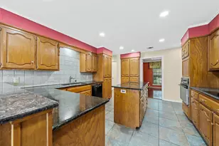 8216 Teakwood Dr, Woodway, TX 76712 - Photo 23