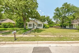 1143 W Jones St, Stephenville, TX 76401 - Photo 3