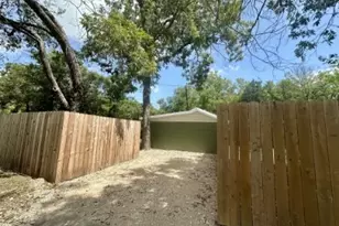 1821 Live Oak Ave, Waco, TX 76708 - Photo 15