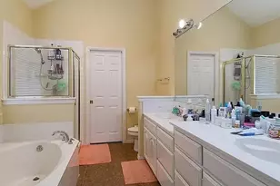 4041 Eisenhower St, Carrollton, TX 75007 - Photo 3