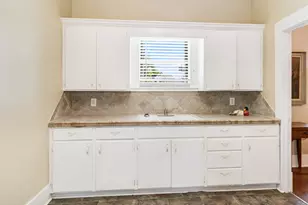 207 N Archer St, Groesbeck, TX 76642 - Photo 5