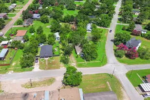 207 N Archer St, Groesbeck, TX 76642 - Photo 1