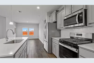 300 Lelo Lane, Mansfield, TX 76063 - Photo 5