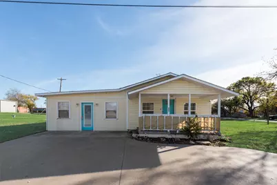 207 W Walnut Street, Nocona, TX 76255 - Photo 1