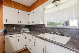 306 Grindstone Rd, Brock, TX 76087 - Photo 9