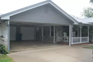 1302 W Wheeler St, Breckenridge, TX 76424 - Photo 3