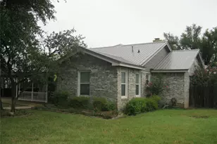 1302 W Wheeler St, Breckenridge, TX 76424 - Photo 3