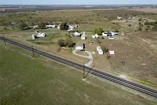 16531 Fm 455 E, Pilot Point, TX 76258 - Photo 17
