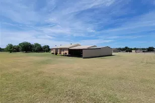 215 Cedar Ct, Graham, TX 76450 - Photo 11