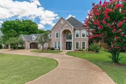 8945 Waterchase Circle, Fort Worth, TX 76120 - Photo 3