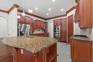 8945 Waterchase Cir, Fort Worth, TX 76120 - Photo 11