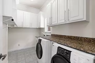 8945 Waterchase Cir, Fort Worth, TX 76120 - Photo 23