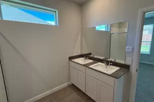 1944 Preakness Dr, Granbury, TX 76049 - Photo 9