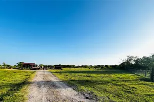 267 S Hopkins Ave, Emhouse, TX 75110 - Photo 15