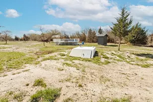 217 Polk, Bowie, TX 76230 - Photo 37