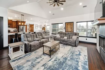 217 Polk, Bowie, TX 76230 - Photo 11