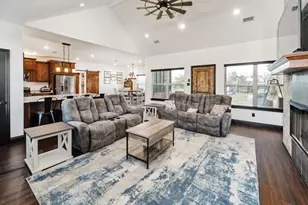 217 Polk, Bowie, TX 76230 - Photo 11