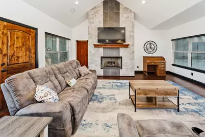 217 Polk, Bowie, TX 76230 - Photo 9