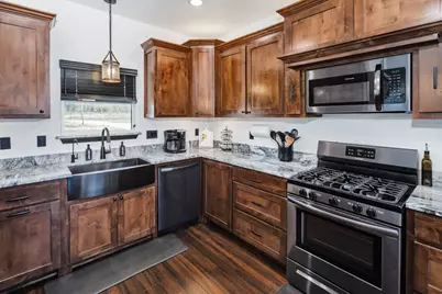 217 Polk, Bowie, TX 76230 - Photo 5