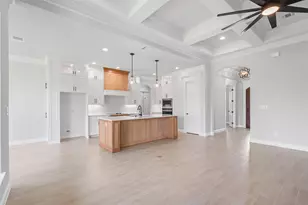 2172 Middlewood Cir, Granbury, TX 76049 - Photo 11