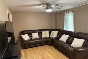 104 W South St, Whitesboro, TX 76273 - Photo 11